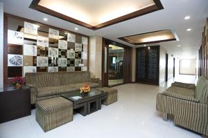 Oyo 11577 Hotel Crystal Retreat,,3 star
