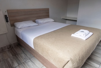 ecomotel o r tambo intl