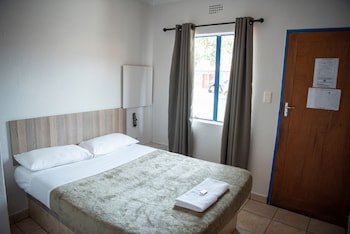 ecomotel o r tambo intl