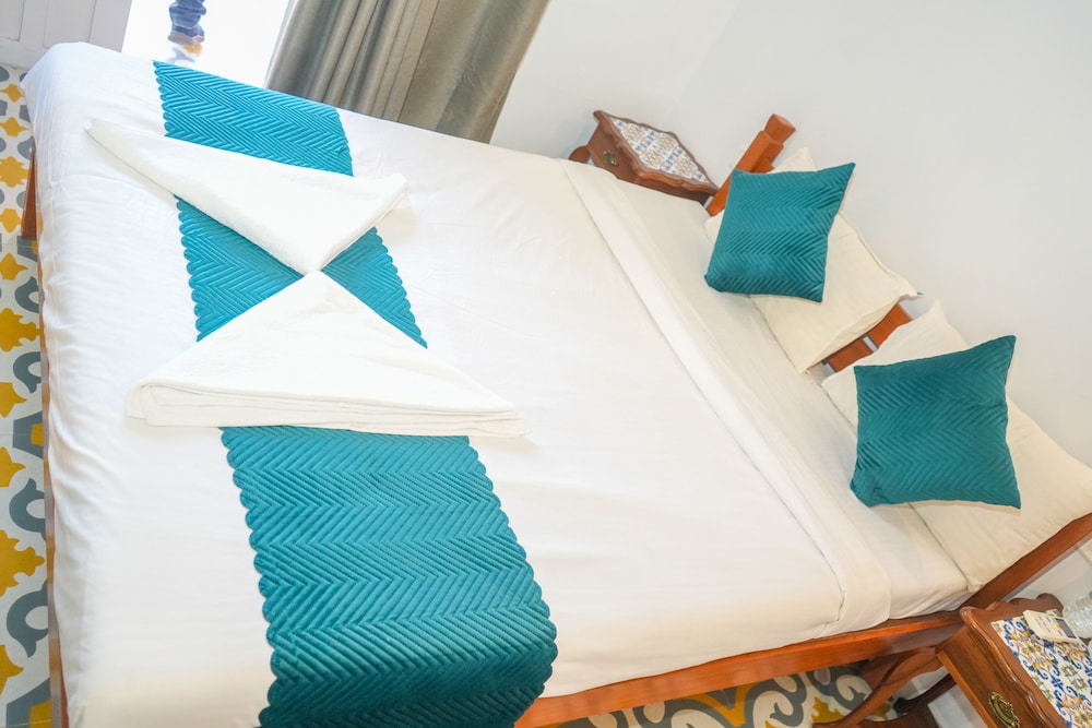 renton manor by joy stays