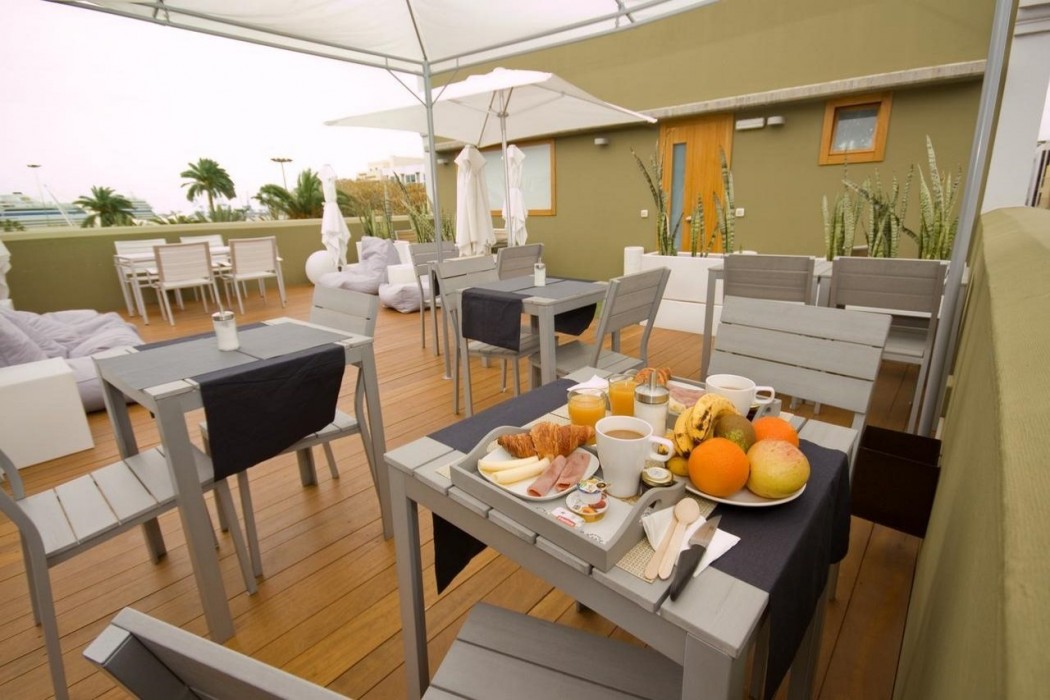 Hotel Catalina,Near Santa Catalina Park,3 star