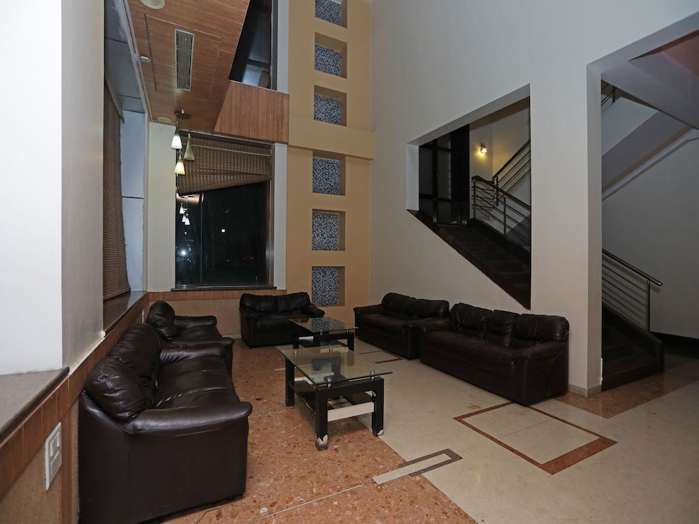 oyo 6401 the neelam executive