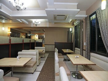 oyo 6401 the neelam executive