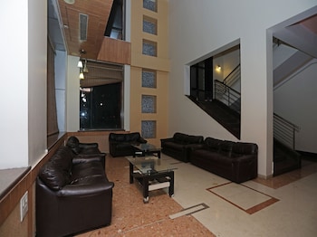 oyo 6401 the neelam executive