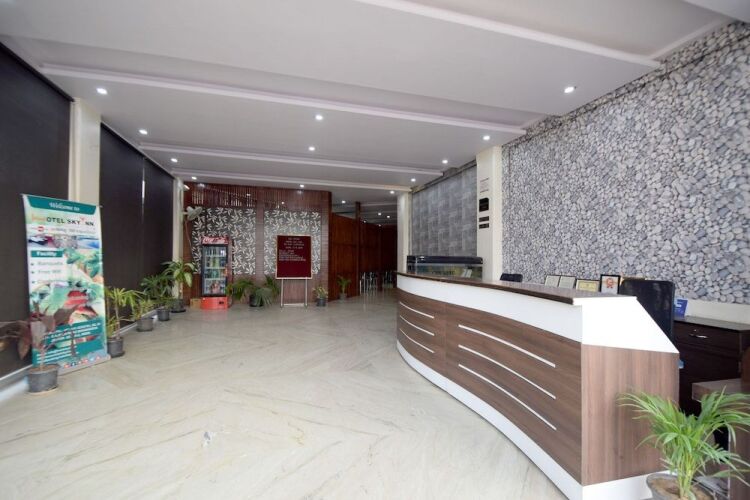 hotel sky inn