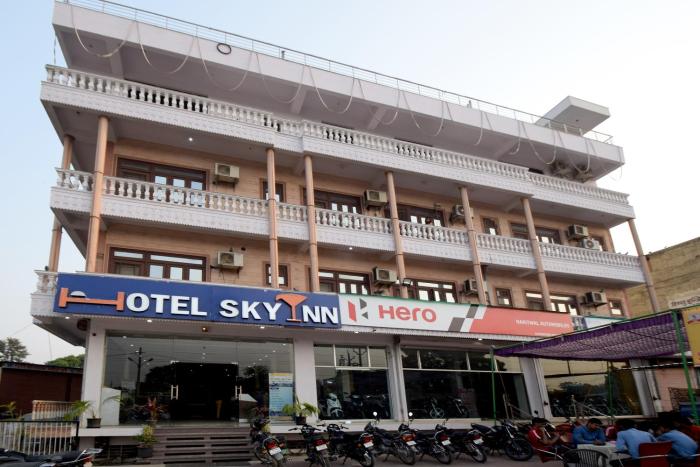 hotel sky inn