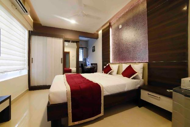 ambalath maple leaves hostel