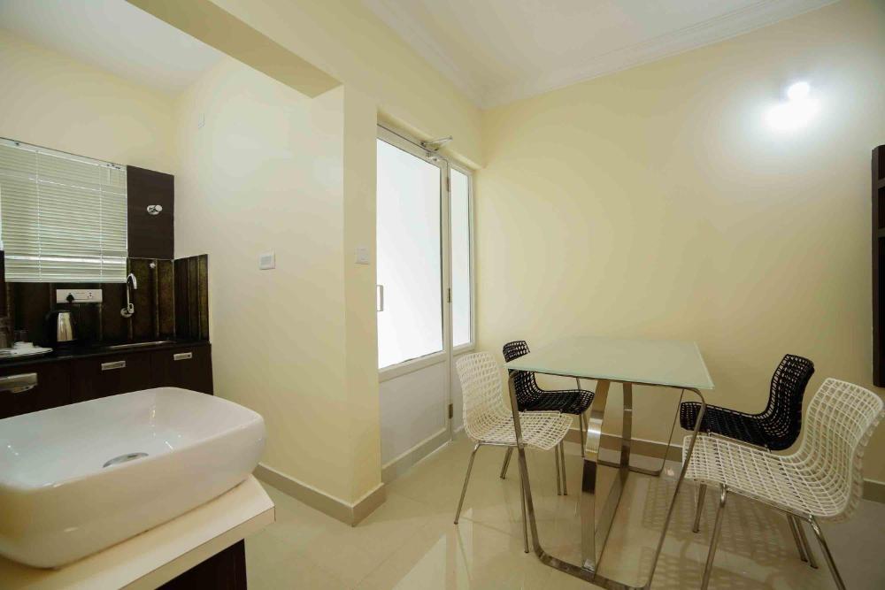 ambalath maple leaves hostel
