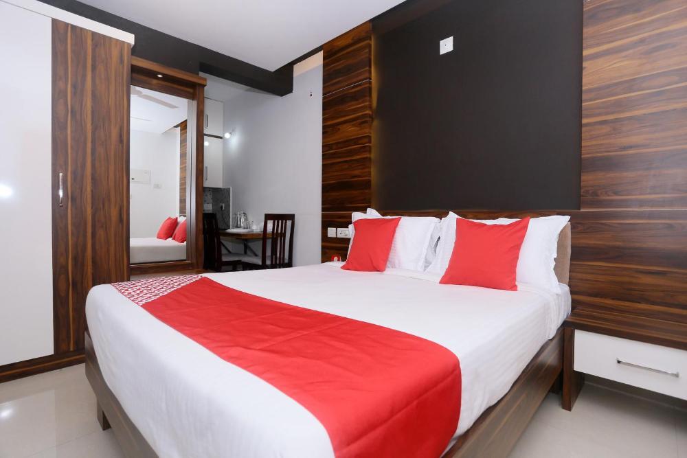 ambalath maple leaves hostel