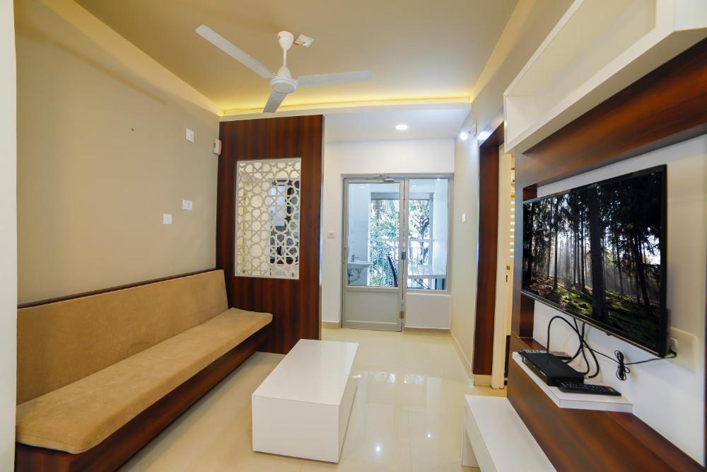ambalath maple leaves hostel