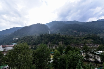 hotel new sun n snow