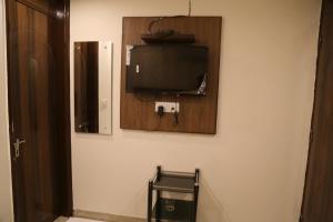 Mona Regency Hotel And Banquet,East Delhi>>Delhi,3 star