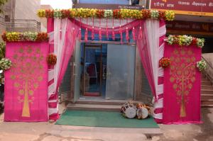 Mona Regency Hotel And Banquet,East Delhi>>Delhi,3 star