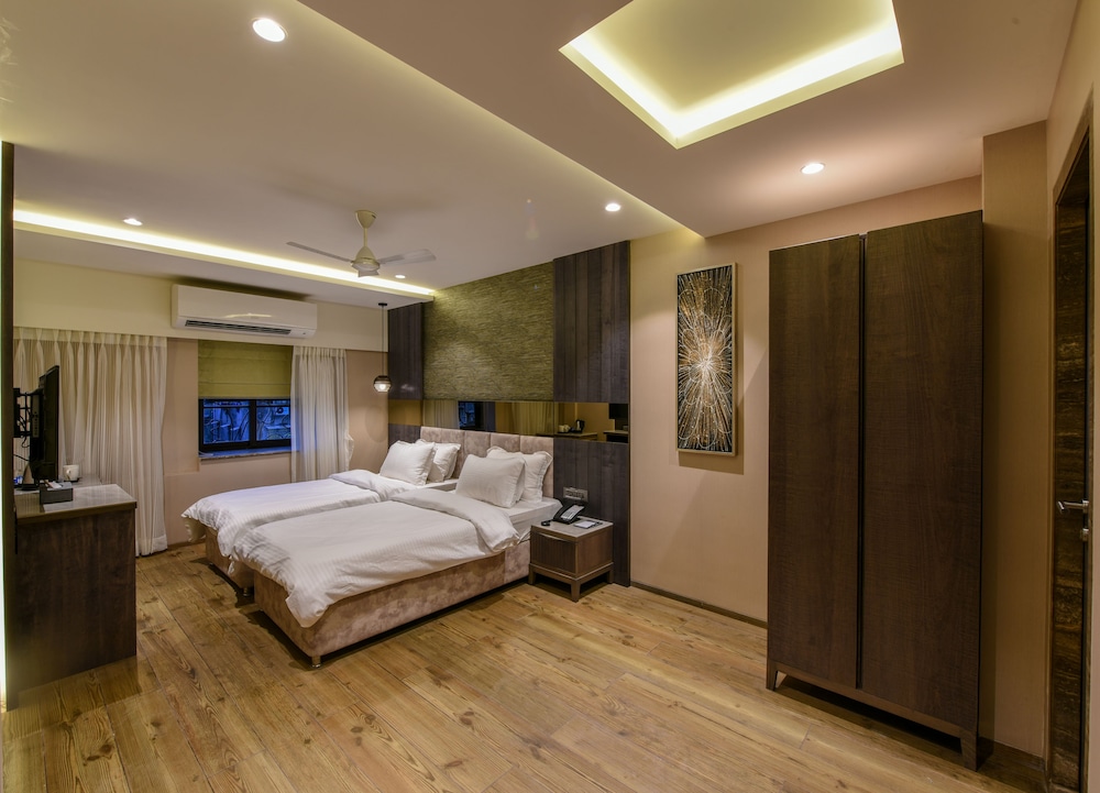 hotel orient regency