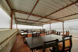 oyo 9419 manu residency