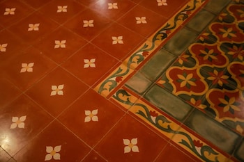 the estate resort bar and restaurant