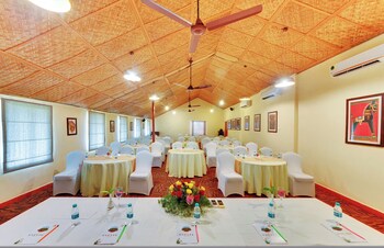 the estate resort bar and restaurant