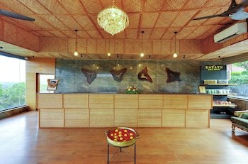 the estate resort bar and restaurant