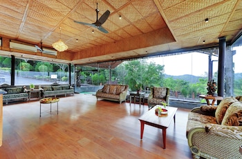 the estate resort bar and restaurant