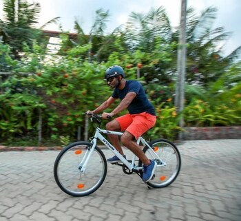 the estate resort bar and restaurant