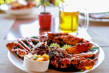 the estate resort bar and restaurant