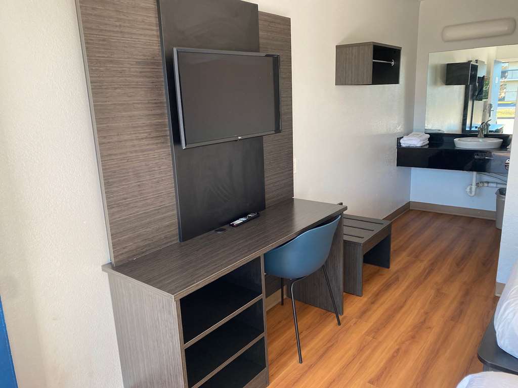 motel 6 gulfport ms airport