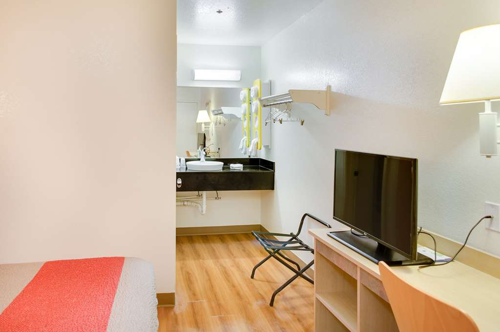 motel 6 gulfport ms airport