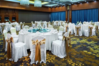 Crowne Plaza Ordos By Ihg,Ordos>>Dongsheng,4 star