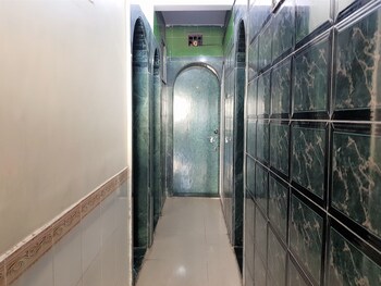 Hexa Metro Plaza,Maharashtra>>Mumbai,2.5 star