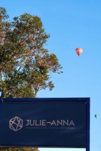 julie anna inn bendigo