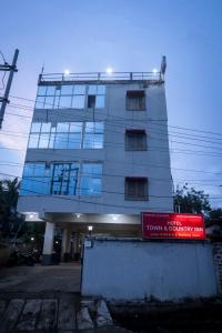 hotel town and country inn