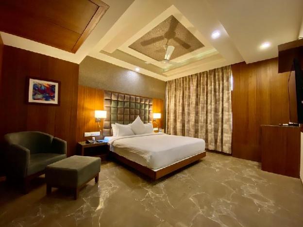 neels city resort