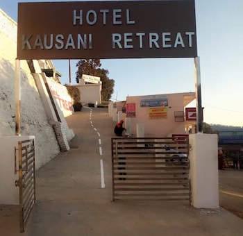 hotel kausani retreat