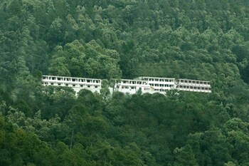 hotel kausani retreat