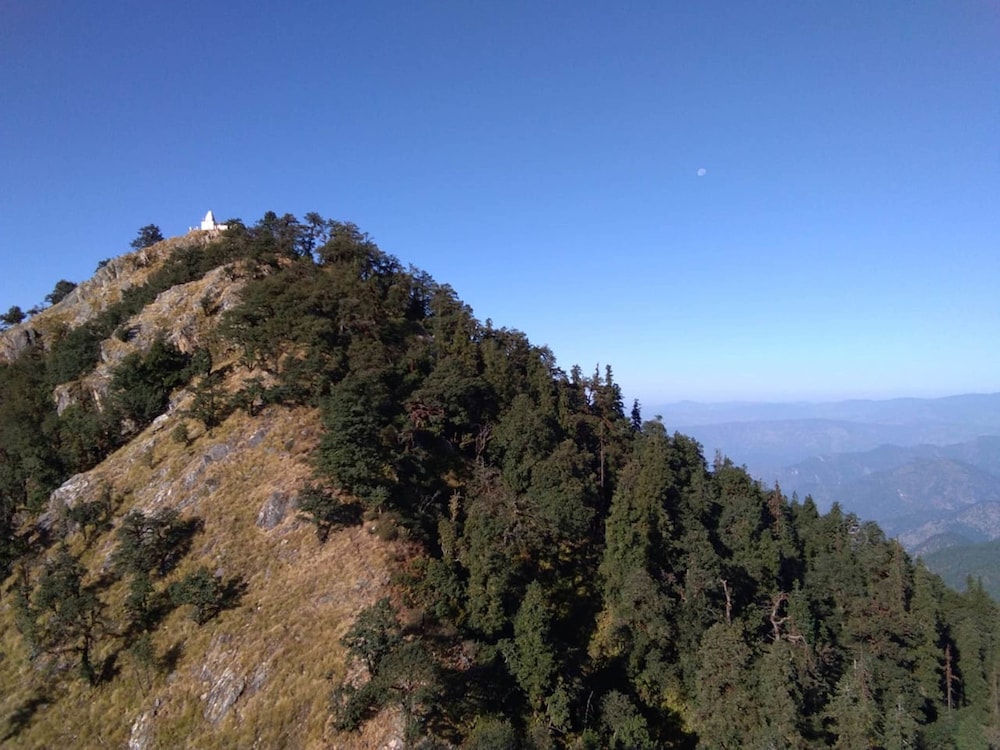 hotel kausani retreat