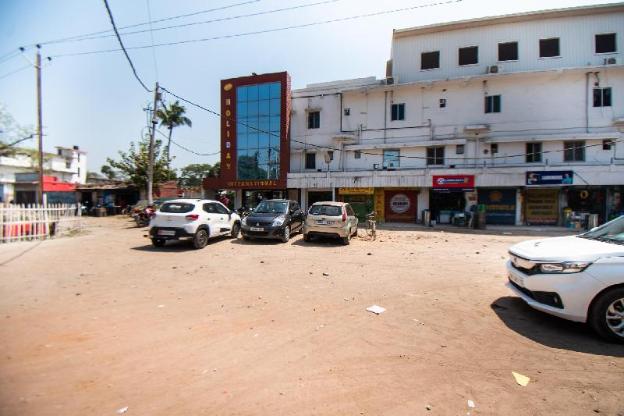 hotel holiday international