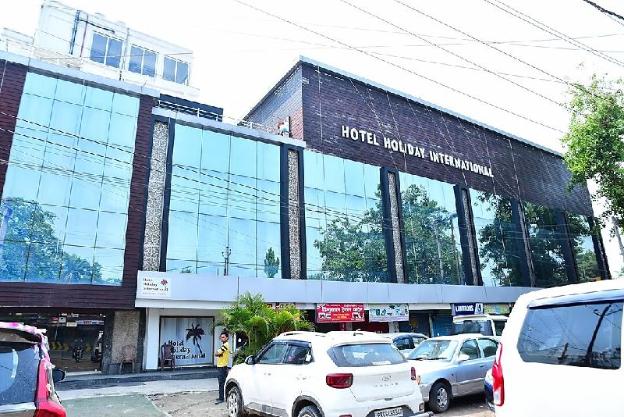 hotel holiday international