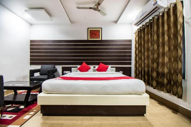 hotel holiday international