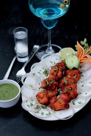 hotel holiday international