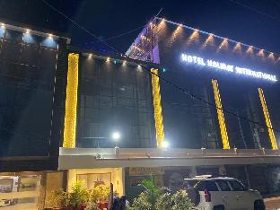 hotel holiday international