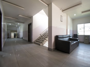 hotel holiday international