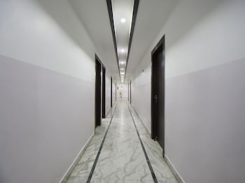 hotel holiday international