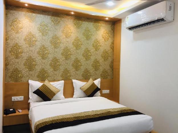 hotel new frontier