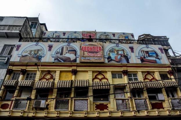hotel new frontier