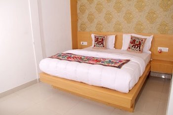 hotel new frontier