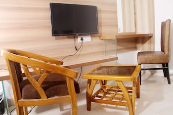 hotel new frontier