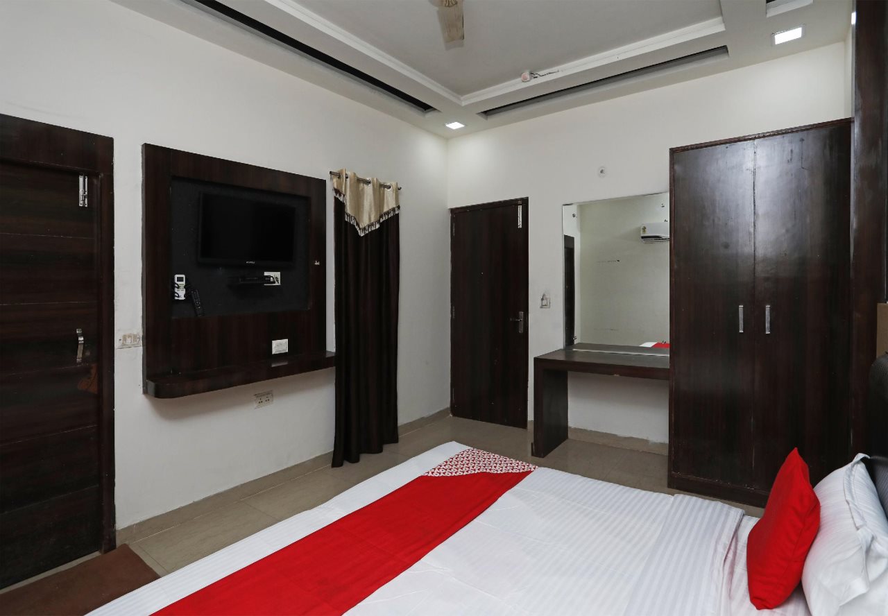 hotel vanya palace by wb inn