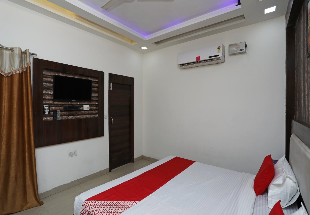 hotel vanya palace by wb inn