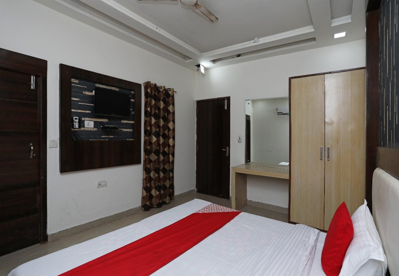 hotel vanya palace by wb inn