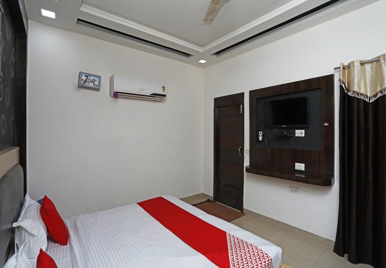 hotel vanya palace by wb inn